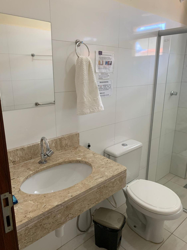 Bathroom 3, Hotel Alelos, Ituaçu