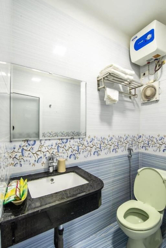 Bathroom, Kim Hoa Hotel by Bay Luxury, Từ Liêm