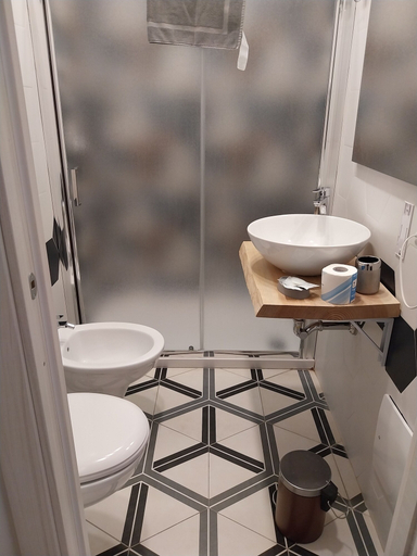 Bathroom 4, Firenze24, Napoli