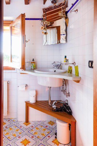 Bathroom 4, Rosso Del Chianti, Florence