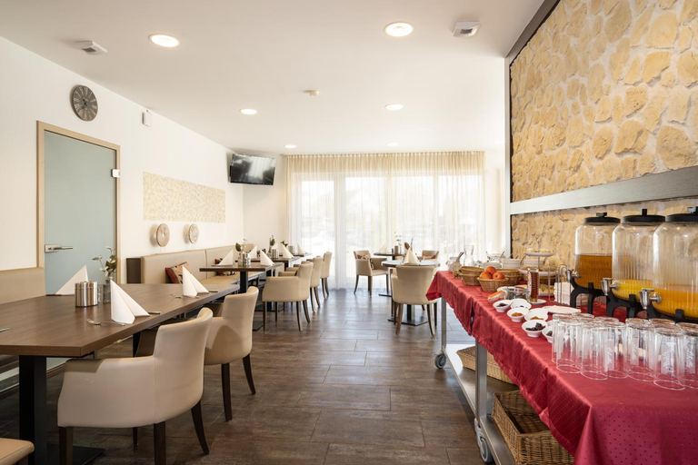 Others 5, Hotel Drei Rosen, Freising