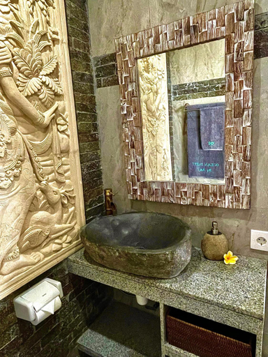 Bathroom 4, Ocean Suite By A&J - Exceptional Beachfront Apartment - Candidasa, Karangasem