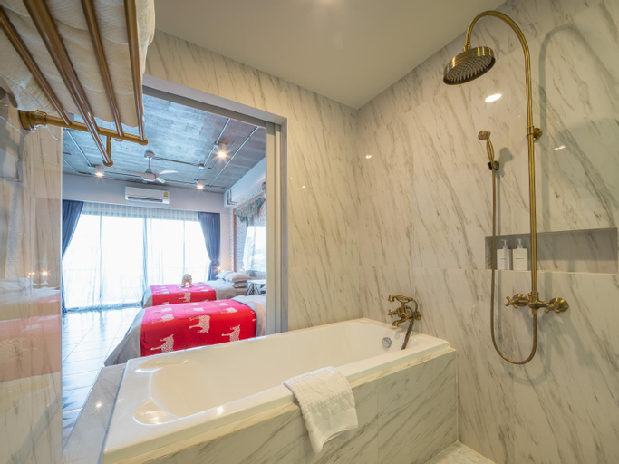 Bathroom 15