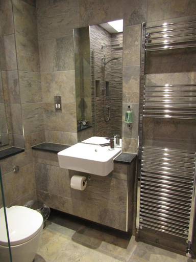Bathroom 4, Craigiebield House Hotel, Midlothian