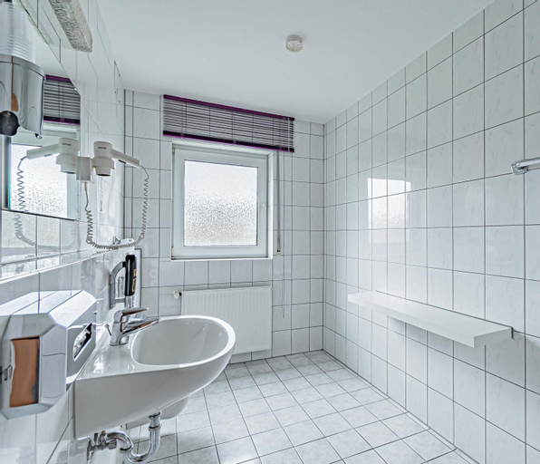 Bathroom 10