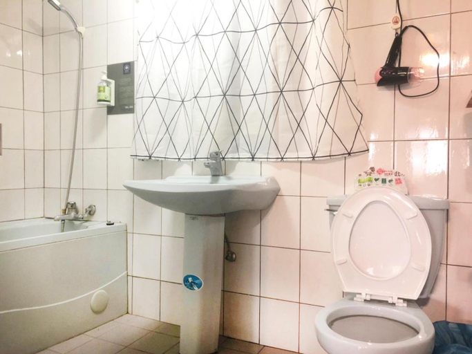 Bathroom 2, Xianshan Village, Miaoli