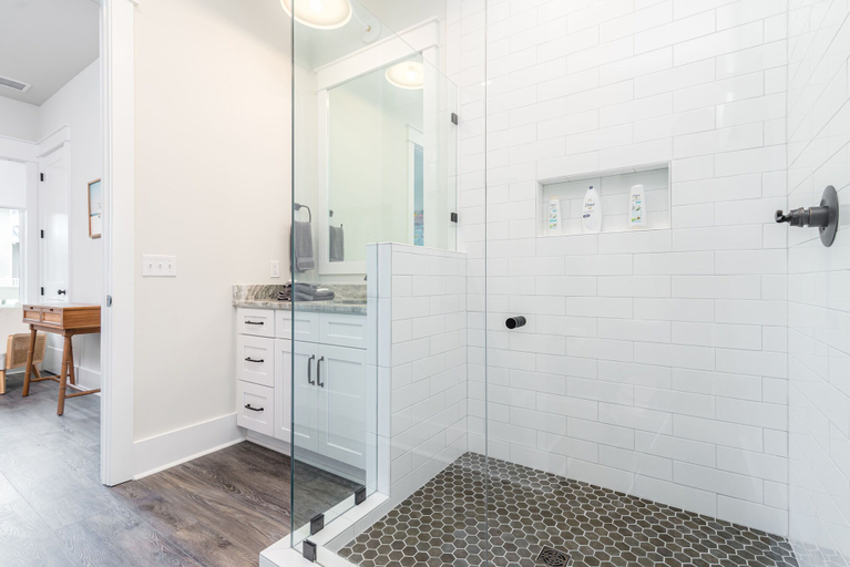 Bathroom 3, Lakeside Elegance Near Beach Access, Walton