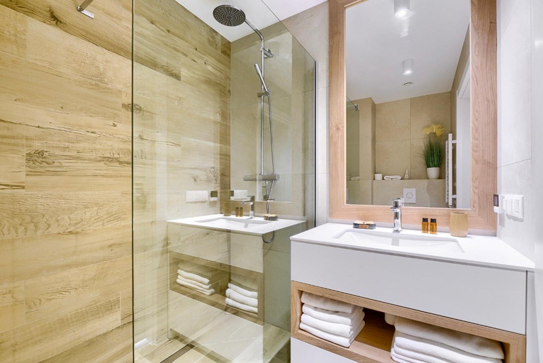 Bathroom 5, Apartamenty Marina z widokiem na morze, Sławno