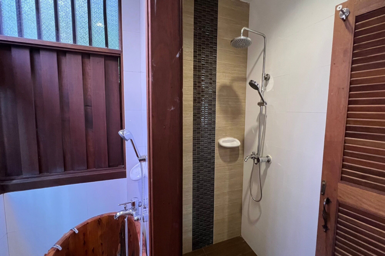 Bathroom 6