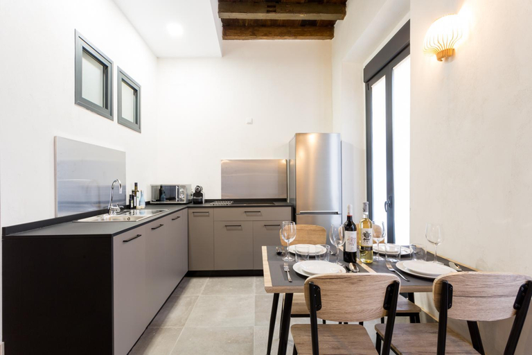 Kitchen 2, Oak & Sandstone Studio - Space Maison Apartments, Sevilla
