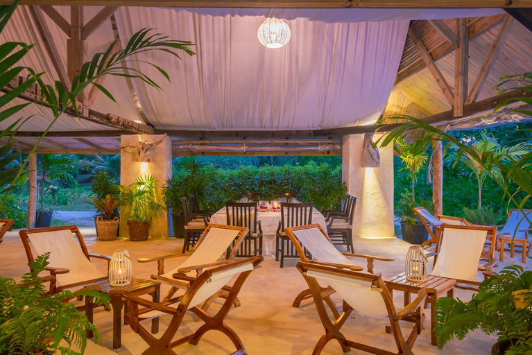 Food & Drinks 3, Denis Private Island Seychelles