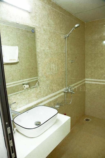 Bathroom 3, Hana Hotel by Bay Luxury, Từ Liêm