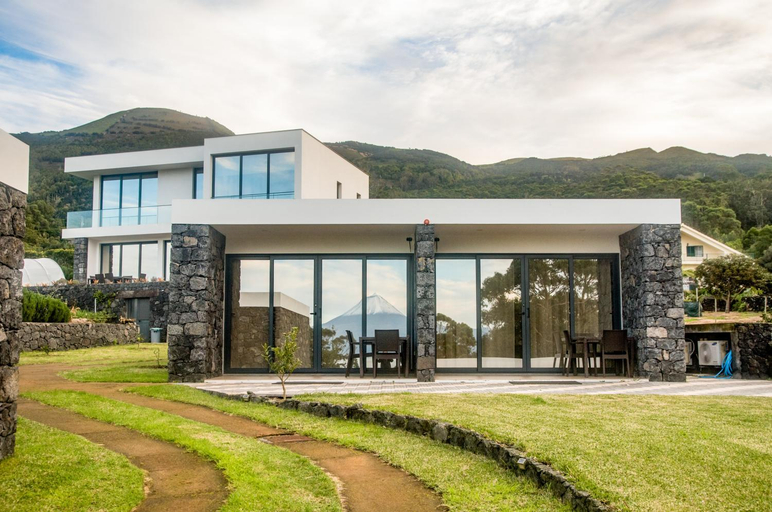 Exterior & Views 1, Make it Happen Farm, Velas