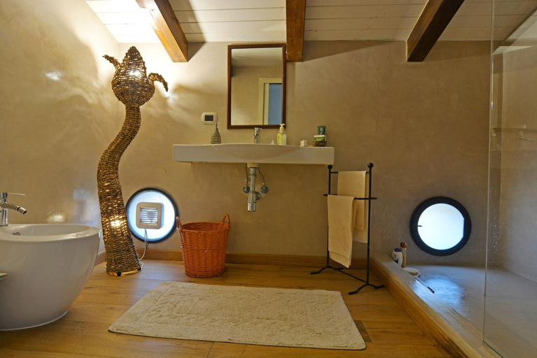 Bathroom 2, Tenuta Rasocolmo, Messina