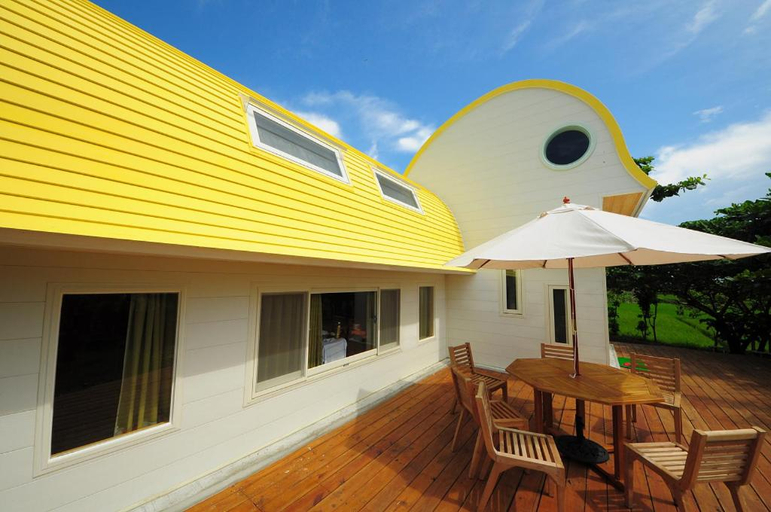 Exterior 3