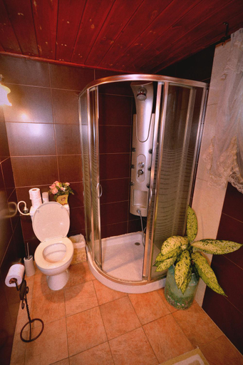Bathroom, Suite in nature