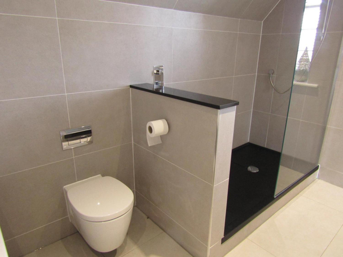 Bathroom 4, Craigiebield House Hotel, Midlothian