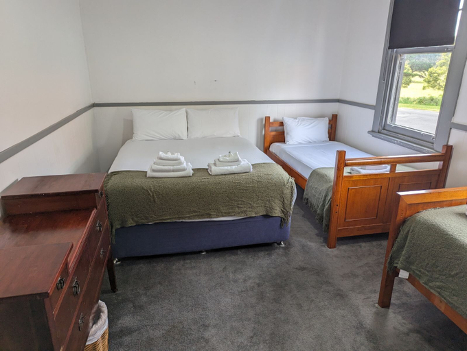 Bedroom 3, Weldborough Hotel, Break O'Day