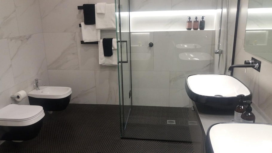 Bathroom 2, Franklin38, Waitakere