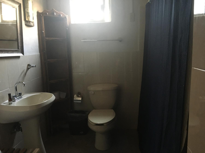 Bathroom 3, Hostal Dona Carlota Hotel, Cuatrociénegas