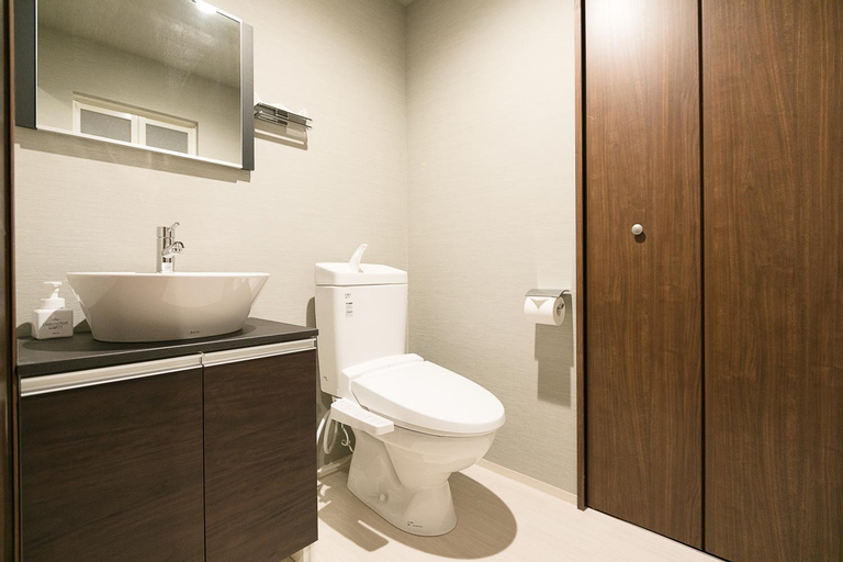Bathroom 11