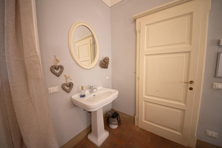 Bathroom 3, Il Giardino Segreto B&B, Pisa