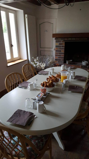 Food & Drinks, Villa Dikaria, Yonne