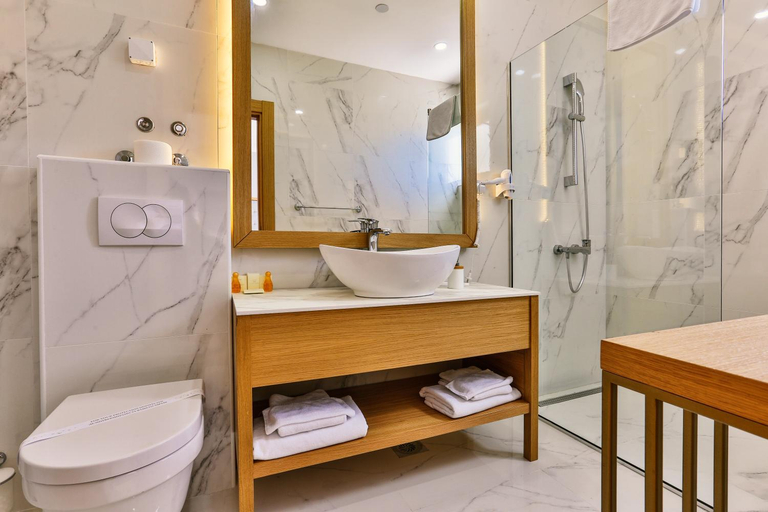 Bathroom 4, Lusso Mare