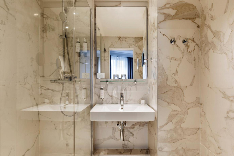 Bathroom 4, Trinité Haussmann, Paris