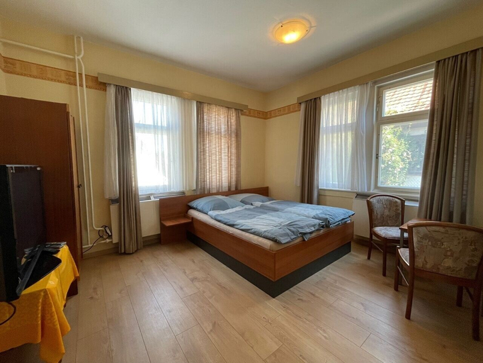 Bedroom 3, Kimbab, Wartburgkreis