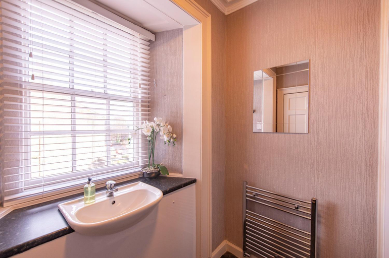 Bathroom 3, The Allan Park, Stirling