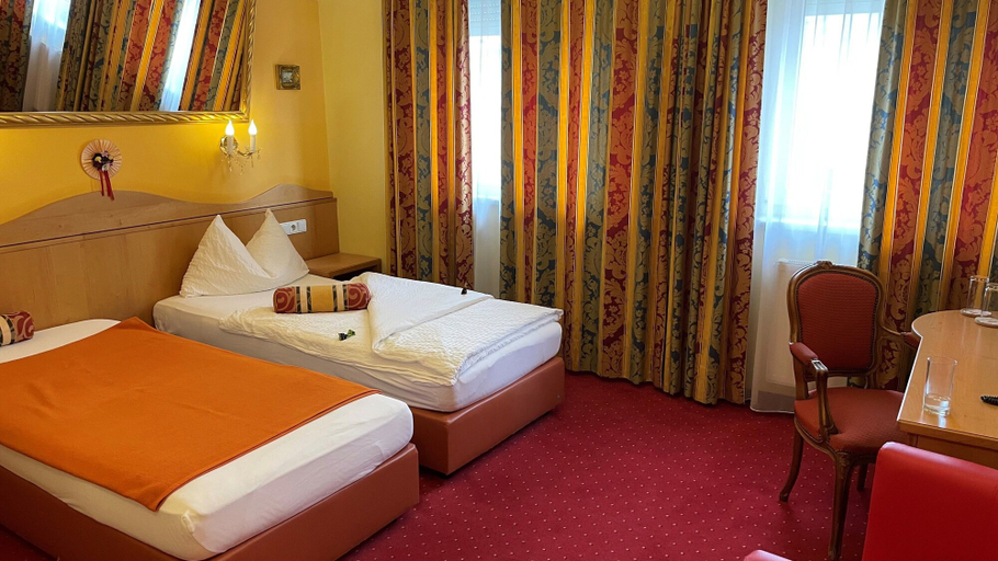 Bedroom 5, City Hotel Neunkirchen, Neunkirchen