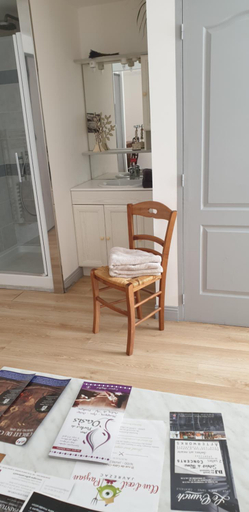 Others 3, La jolie chambre, Charente