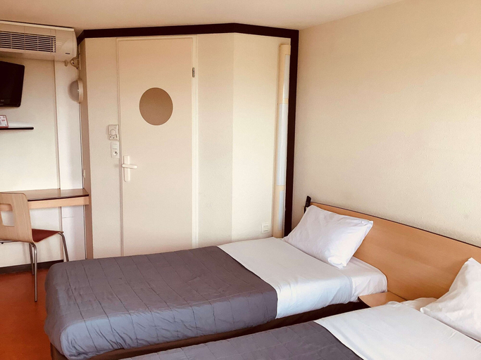 Bedroom 4, Première Classe Chateauroux - Saint Maur, Indre