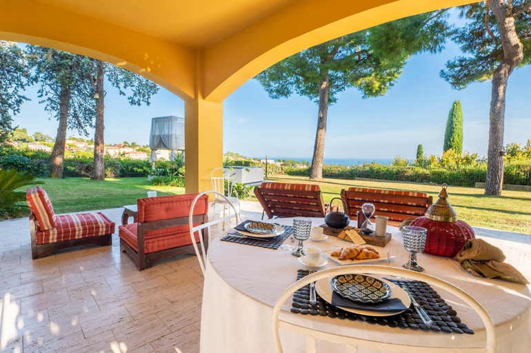 Food & Drinks 5, Tra gli Alberi e il Mare, Ancona