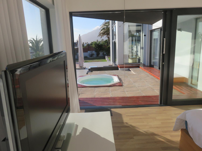 Others 4, Cape White Villa, City of Cape Town