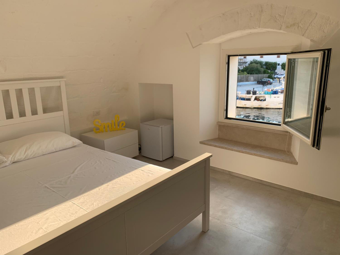 Others 3, Il b&b di Alice, Bari