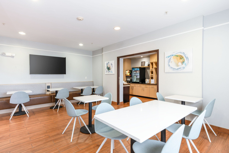 Food & Drinks 5, Towneplace Suites Fredericksburg, Spotsylvania