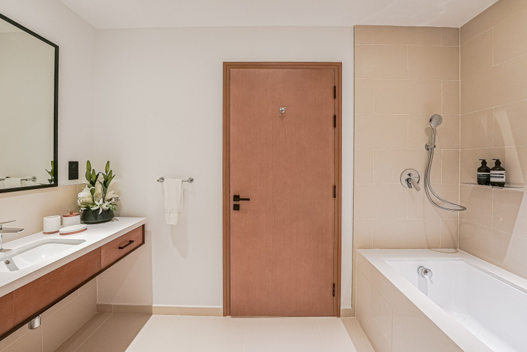 Bathroom 2, Modern 2BR HighFloor Haven - Vida Marina, Dubai