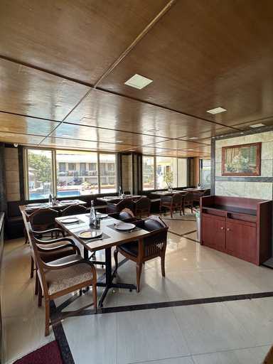 Food & Drinks 5, Bliss County Resort, Satara