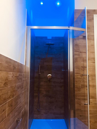 Bathroom 2, Bluemoon Sardinia Roof Garden Jacuzzi, Cagliari
