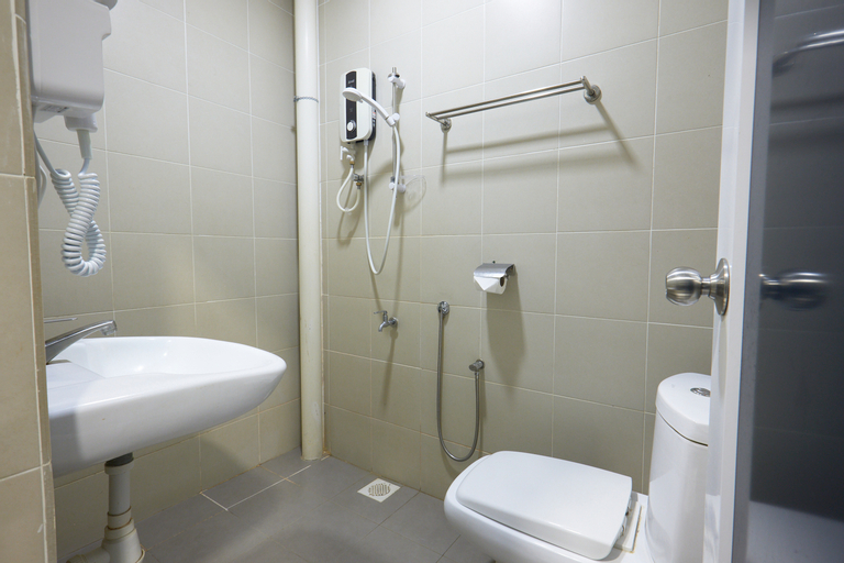 Bathroom 12