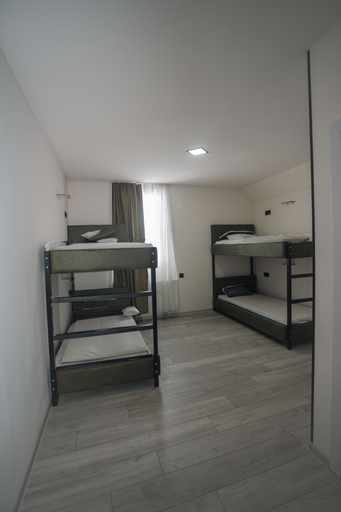 Bedroom 3, JOYN, Kazbegi