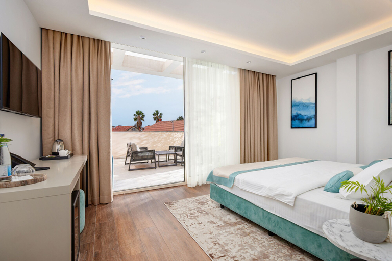 Bedroom 2, Splendido Bay Hotel 4*