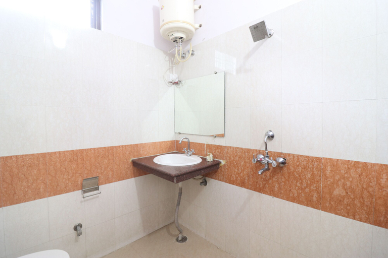 Bathroom 3, Hotel Mandakini, Garhwal