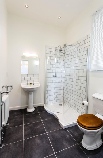 Bathroom, Tailor Room 1, Lincolnshire