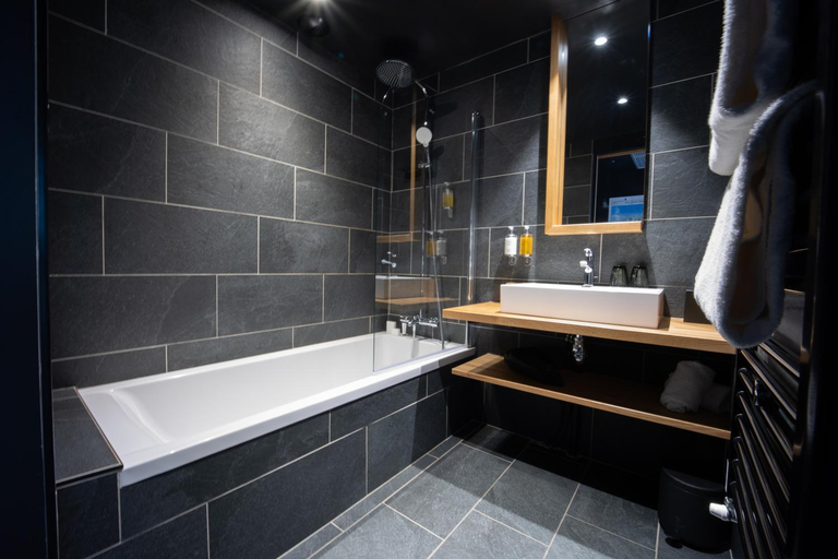 Bathroom 3, Hotel Restaurant Le Monetier, Hautes-Alpes