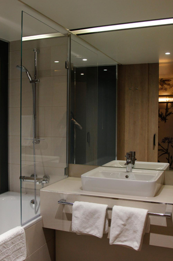 Bathroom 4, SORAT Hotel Saxx Nürnberg, Nürnberg