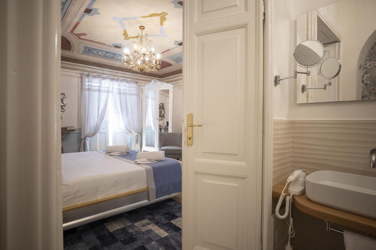 Others 5, Les Suite Royales, Sassari