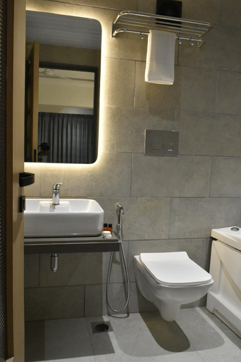Bathroom 5, Hotel Supreme (Vasco), South Goa